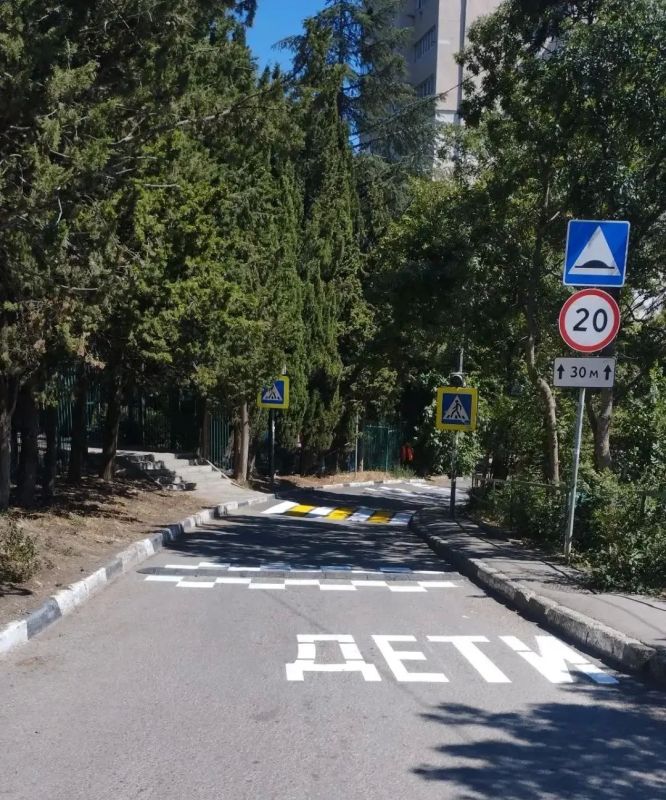 В преддверии нового учебного года поручил усилить внимание к безопасности детей на дорогах, особенно вблизи школ, детсадов, организаций допобразования и спортивных учреждений В преддверии нового учебного года поручил усилить внимание к безопасности детей на дорогах, особенно вблизи школ, детсадов, организаций допобразования и спортивных учреждений