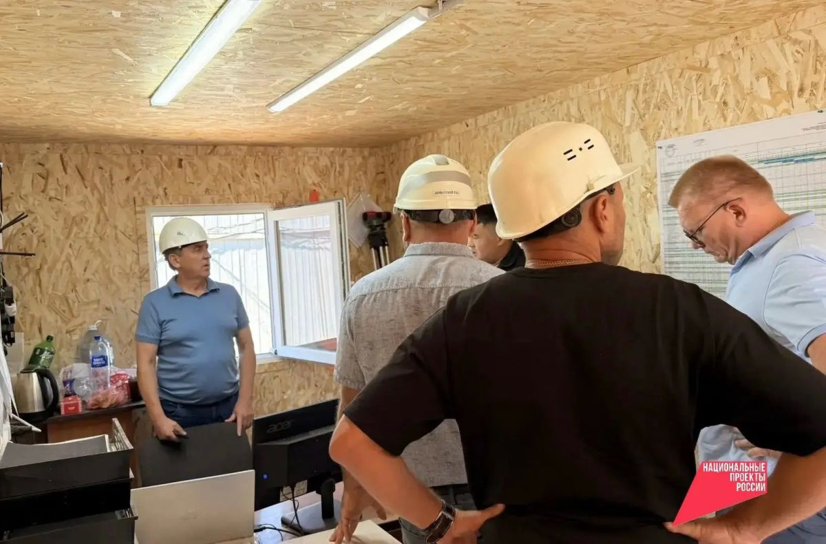 Юрий Гоцанюк и Эдуард Щёголев проверили строительство детсада в Ана-Юрт Юрий Гоцанюк и Эдуард Щёголев проверили строительство детсада в Ана-Юрт