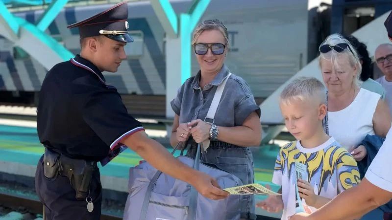 В Керчи транспортные полицейские провели профилактическую акцию «Безопасный транспорт» В Керчи транспортные полицейские провели профилактическую акцию «Безопасный транспорт»