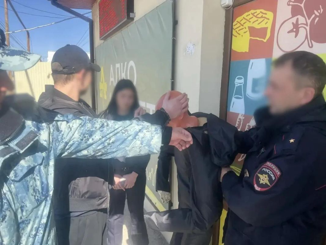 Трое крымчан выбивали несуществующий долг из симферопольца – теперь они пойдут под суд Трое крымчан выбивали несуществующий долг из симферопольца – теперь они пойдут под суд