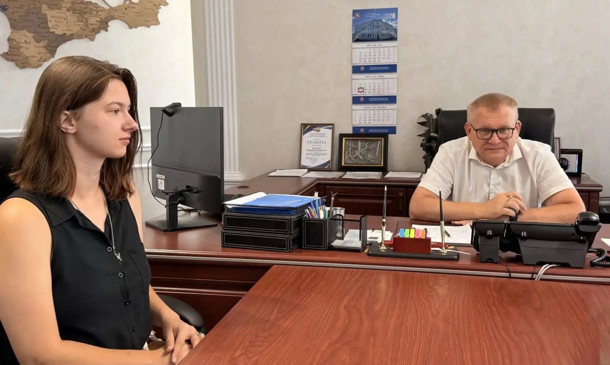Эдуард Щёголев встретился с министром строительства Молодёжного правительства Крыма
