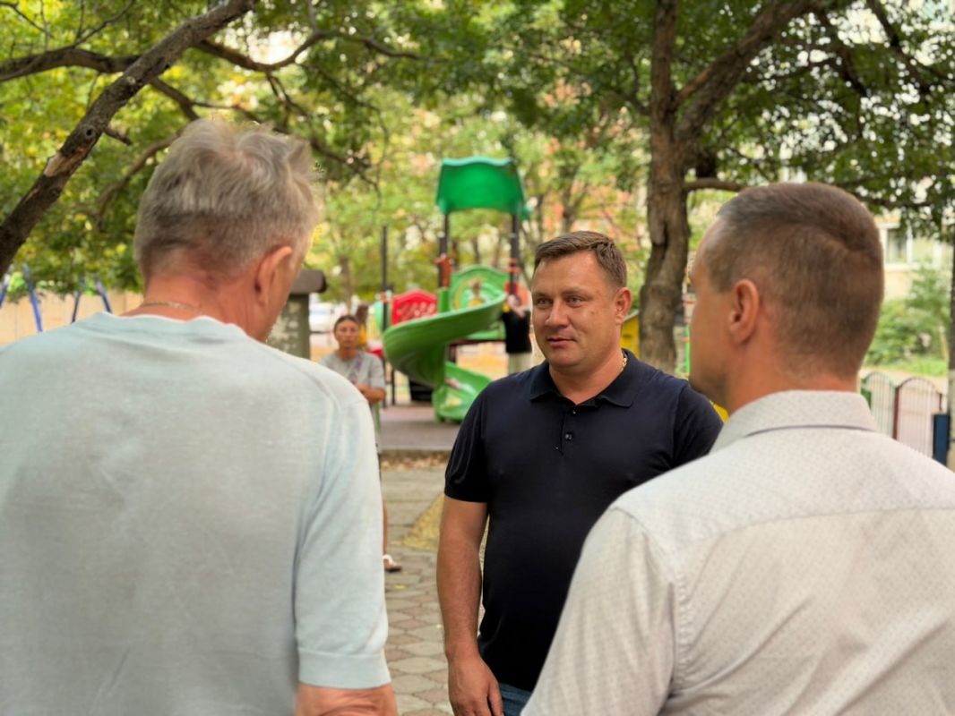 Юрий Нестеренко: Очень приятные и теплые встречи с жителями микрорайона улицы Бела Куна в Симферополе, где ранее работал городским депутатом Юрий Нестеренко: Очень приятные и теплые встречи с жителями микрорайона улицы Бела Куна в Симферополе, где ранее работал городским депутатом