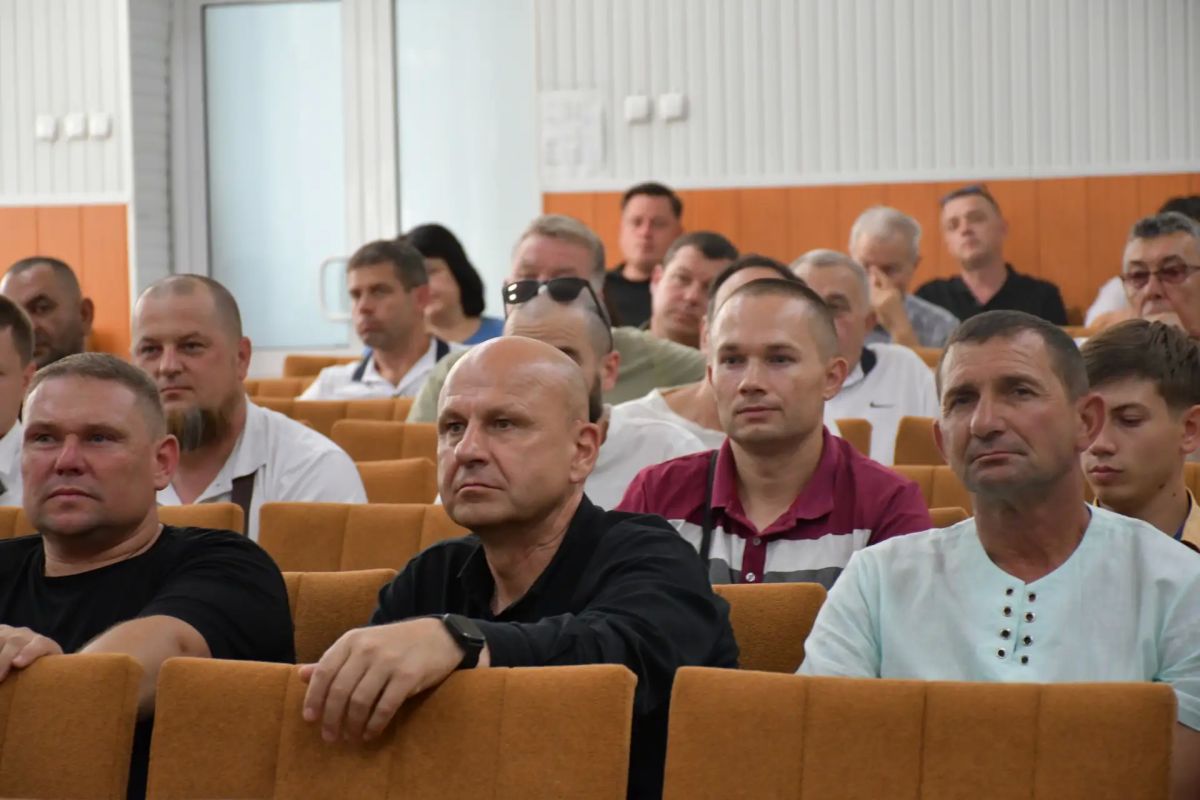 В Красногвардейском районе обсудили стратегию развития сельского хозяйства на 2027 год В Красногвардейском районе обсудили стратегию развития сельского хозяйства на 2027 год