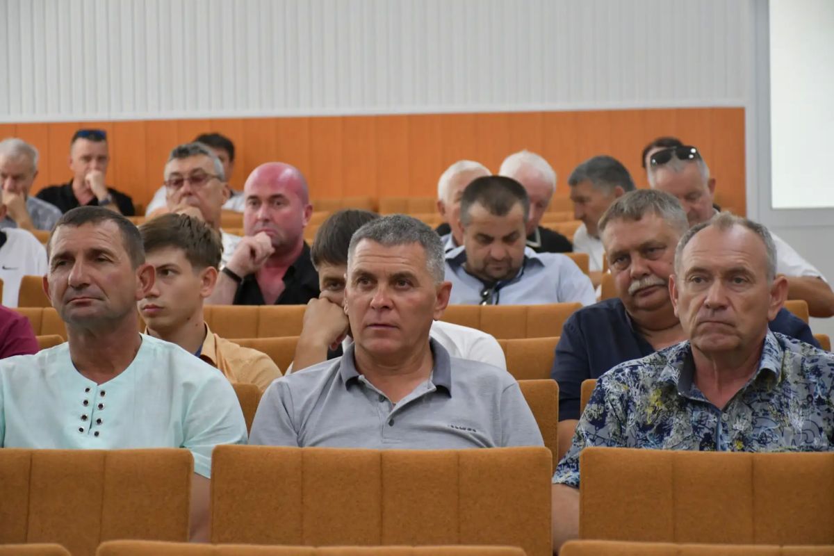 В Красногвардейском районе обсудили стратегию развития сельского хозяйства на 2027 год В Красногвардейском районе обсудили стратегию развития сельского хозяйства на 2027 год