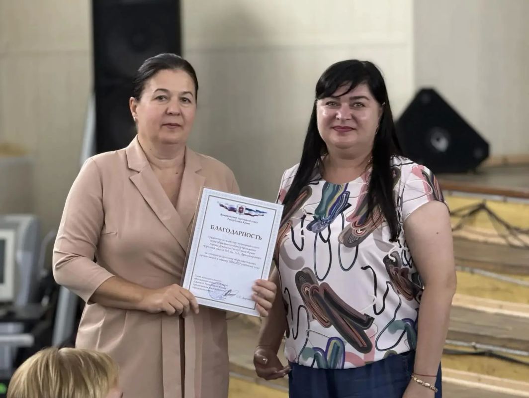За каждым успехом наших детей – ежедневный труд тех, кто находится рядом с ними каждый день: учителей и воспитателей, руководителей и специалистов За каждым успехом наших детей – ежедневный труд тех, кто находится рядом с ними каждый день: учителей и воспитателей, руководителей и специалистов