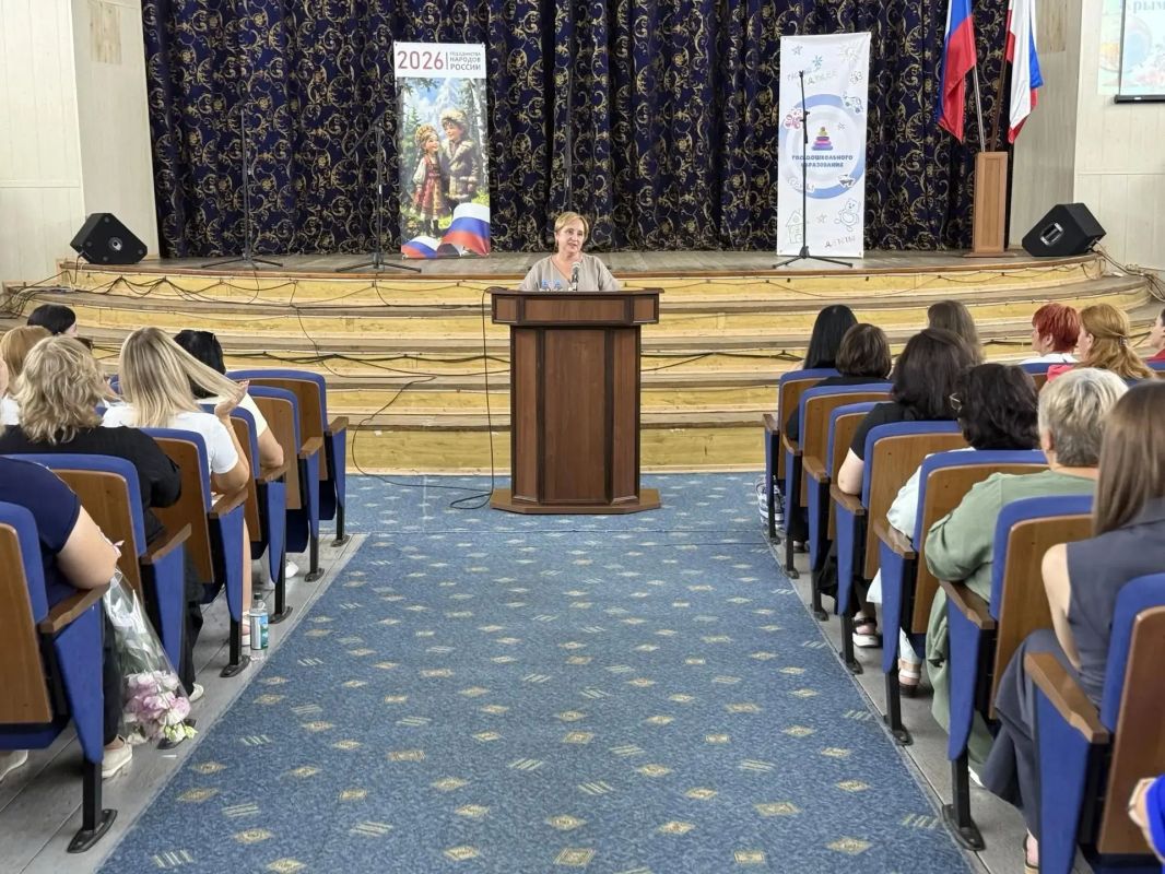 За каждым успехом наших детей – ежедневный труд тех, кто находится рядом с ними каждый день: учителей и воспитателей, руководителей и специалистов