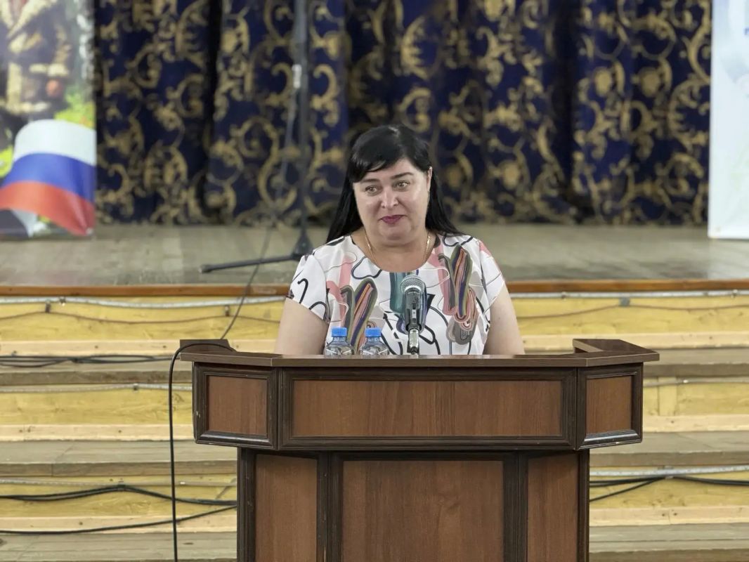 За каждым успехом наших детей – ежедневный труд тех, кто находится рядом с ними каждый день: учителей и воспитателей, руководителей и специалистов За каждым успехом наших детей – ежедневный труд тех, кто находится рядом с ними каждый день: учителей и воспитателей, руководителей и специалистов