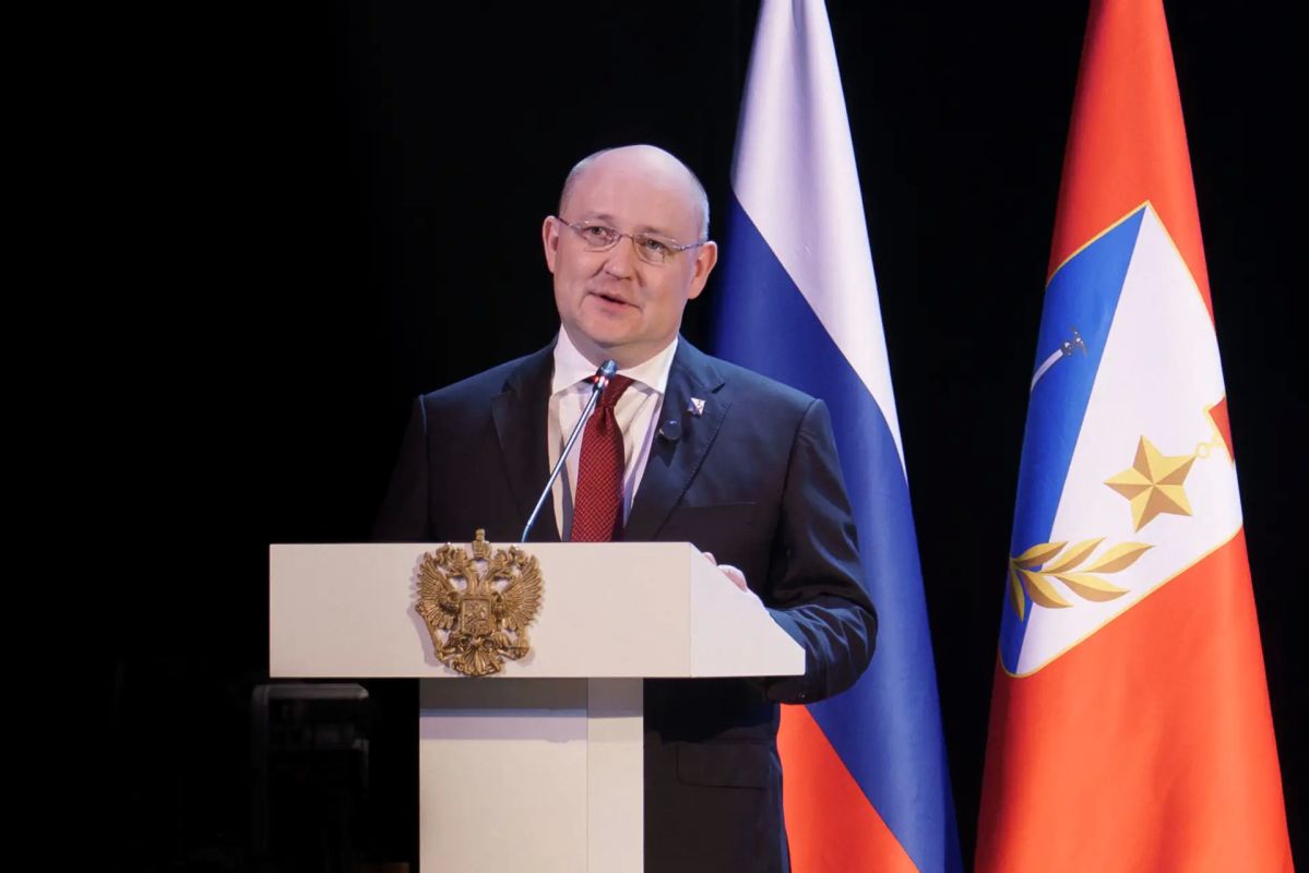 Михаил Развожаев: С 1 сентября в Севастополе базовые оклады учителей вырастут больше чем на 30%