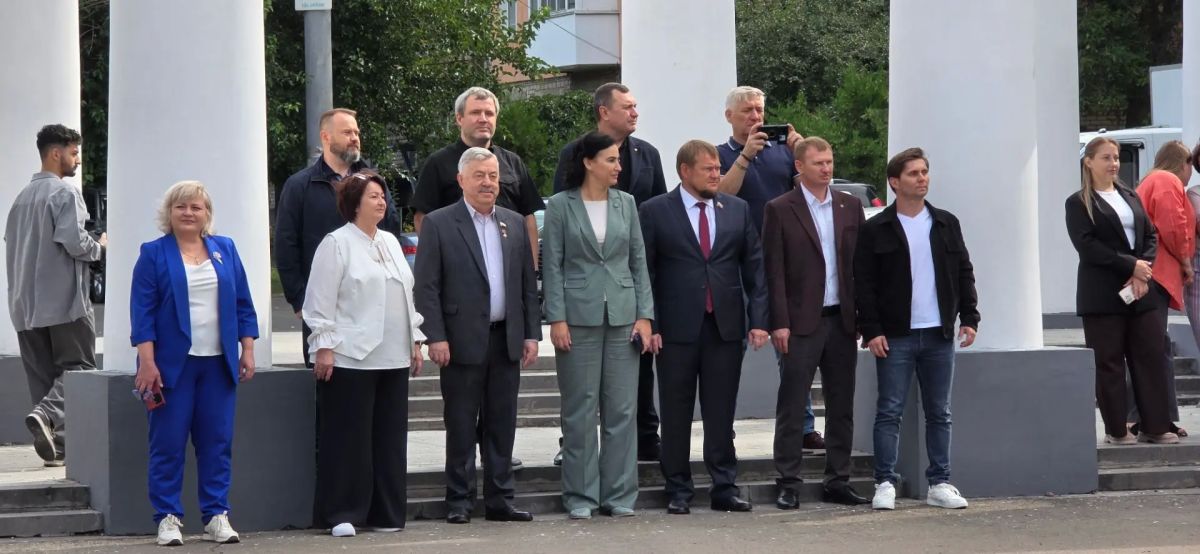Виктор Водолацкий: Сегодня по приглашению главы города Луганска Яны Валерьевны Пащенко вместе с гостями нашего города - представителями Оренбургской области, Донецкой Народной Республики и Республики Крым посетили парк имени... Виктор Водолацкий: Сегодня по приглашению главы города Луганска Яны Валерьевны Пащенко вместе с гостями нашего города - представителями Оренбургской области, Донецкой Народной Республики и Республики Крым посетили парк имени...