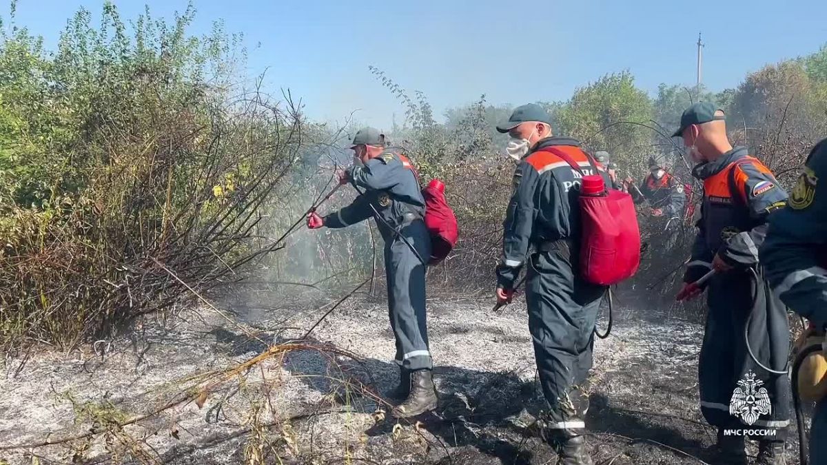 В Бахчисарайском районе тушат ландшафтный пожар