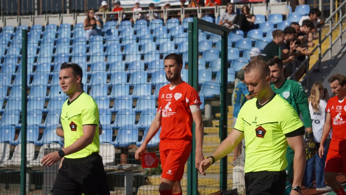 В Симферополе стартовал матч «Кызылташ» — «Нарт» В Симферополе стартовал матч «Кызылташ» — «Нарт»