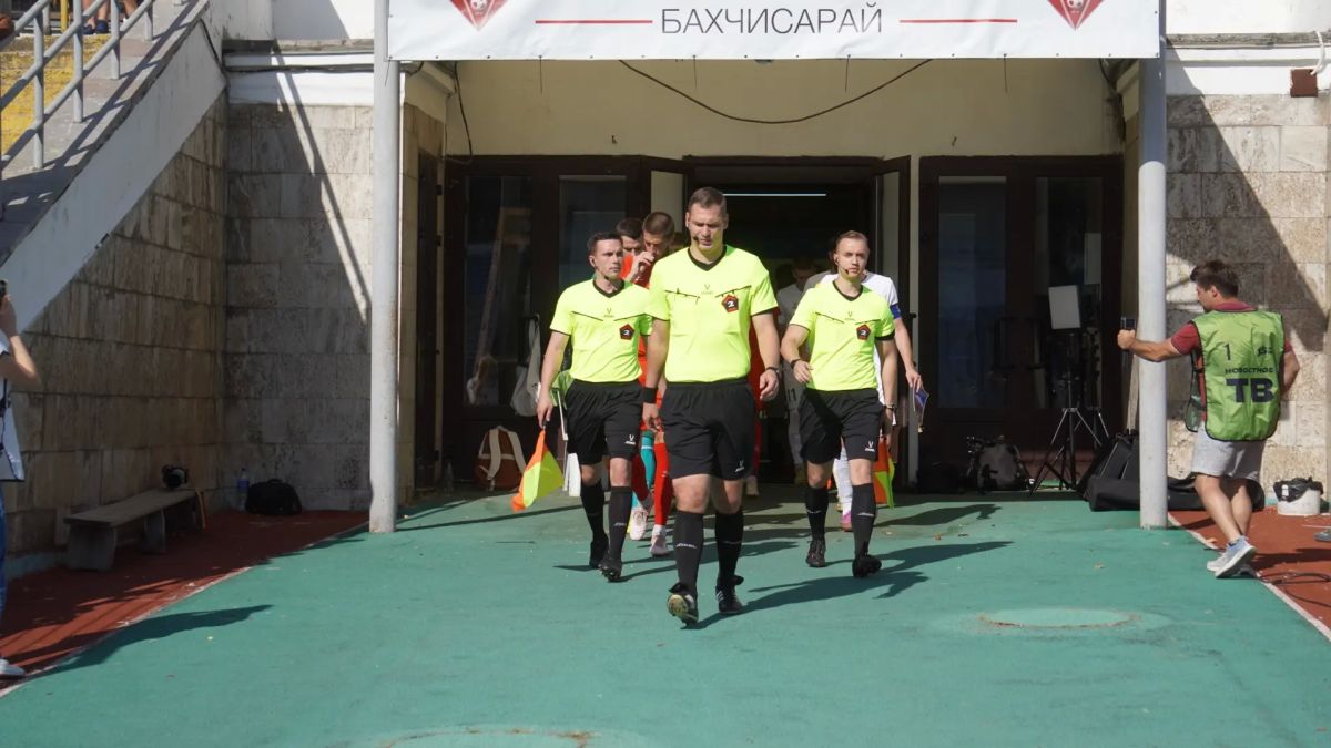 В Симферополе стартовал матч «Кызылташ» — «Нарт» В Симферополе стартовал матч «Кызылташ» — «Нарт»