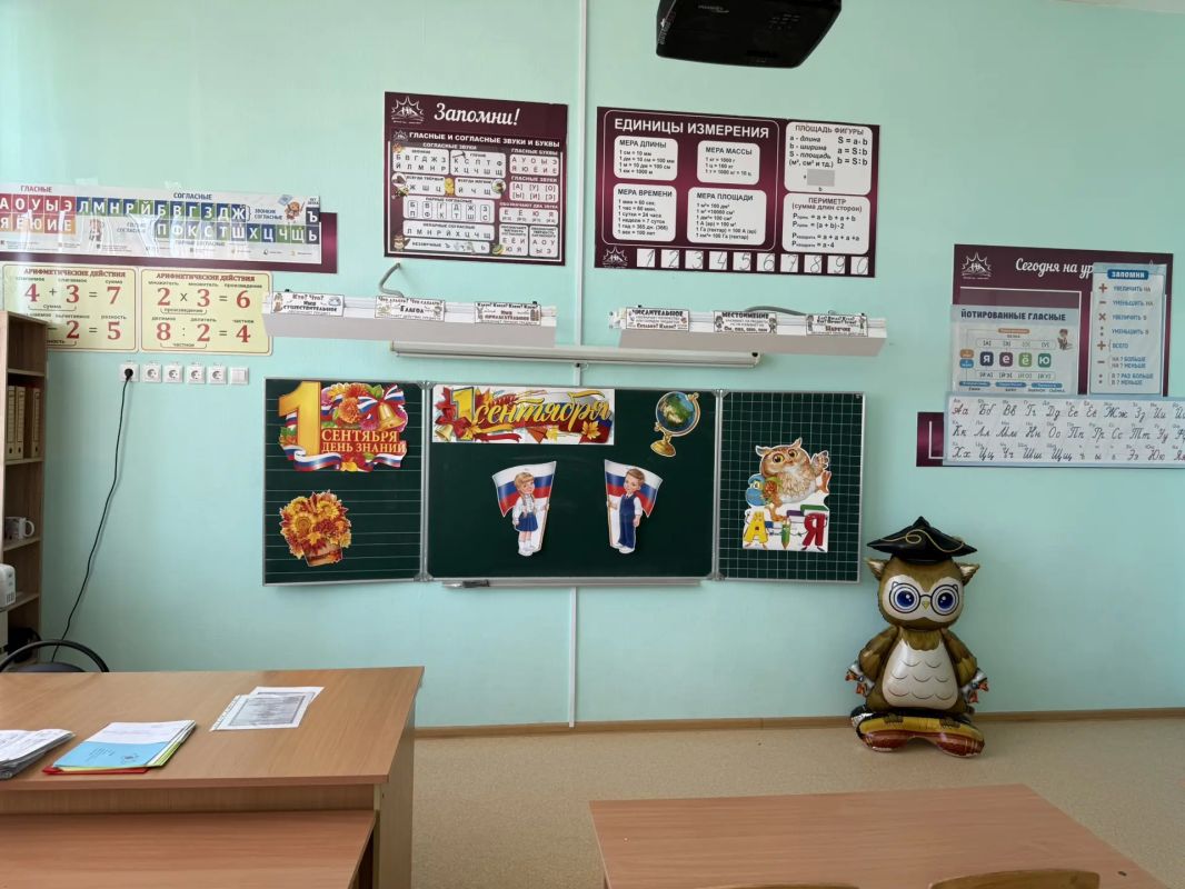 Виталий Оганесян: Сегодня с начальником управления образования города Валентиной Жеребец посетили школы №1 и 17 Виталий Оганесян: Сегодня с начальником управления образования города Валентиной Жеребец посетили школы №1 и 17