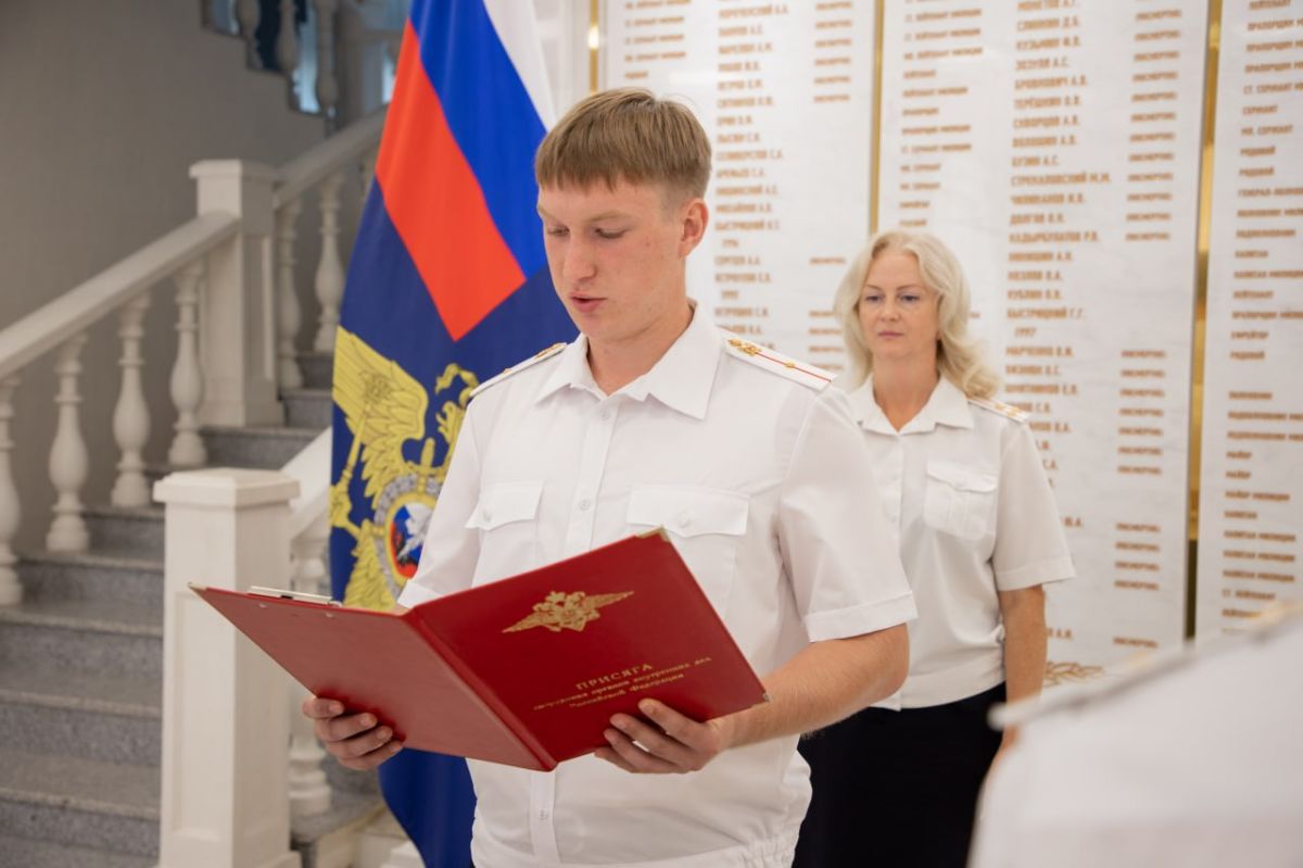 Сотрудники УМВД России по г.Севастополю приняли Присягу на верность Российской Федерации и её народу Сотрудники УМВД России по г.Севастополю приняли Присягу на верность Российской Федерации и её народу