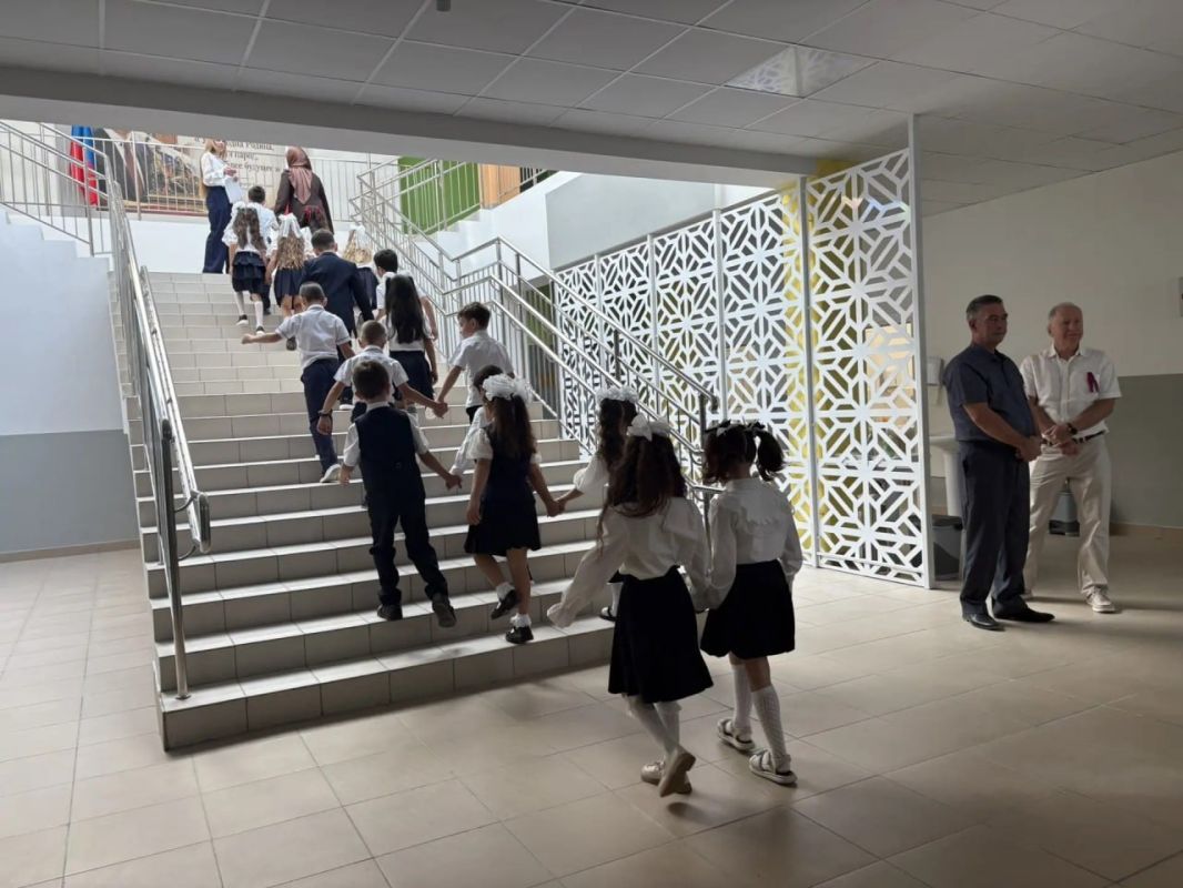 В Симферополе и Симферопольском районе открылись две новые школы В Симферополе и Симферопольском районе открылись две новые школы