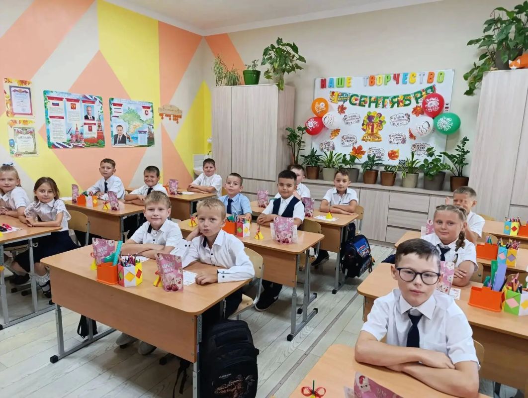 Сакский район приступает к новому учебному году! Сакский район приступает к новому учебному году!