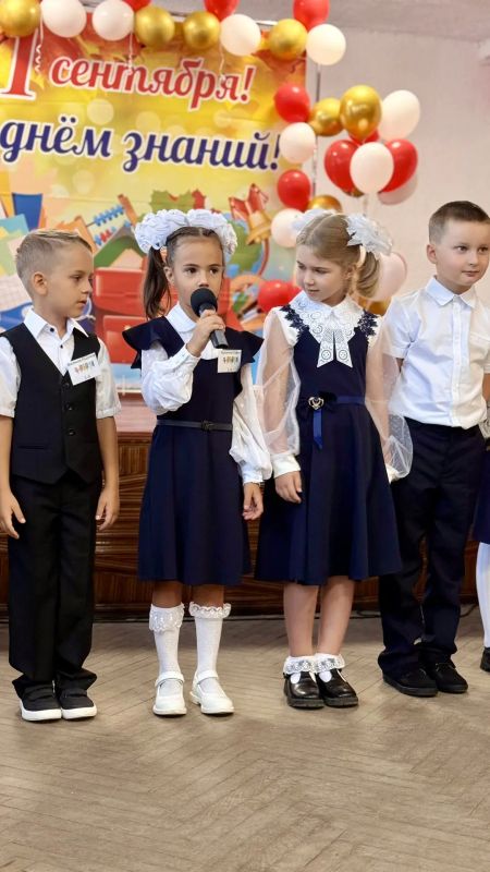 Министр экологии и природных ресурсов Республики Крым Павел Чаговец поздравил учащихся МБОУ «СОШ № 31» с Днём знаний Министр экологии и природных ресурсов Республики Крым Павел Чаговец поздравил учащихся МБОУ «СОШ № 31» с Днём знаний