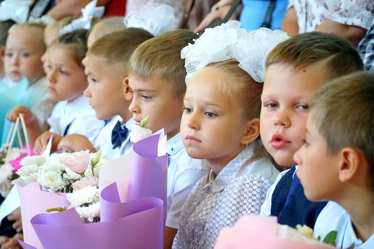 Виталий Оганесян: Принял участие в торжественной линейке, посвящённой Дню знаний, в школе №12 Виталий Оганесян: Принял участие в торжественной линейке, посвящённой Дню знаний, в школе №12