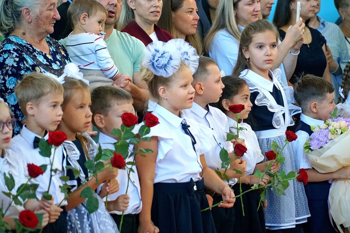 Виталий Оганесян: Принял участие в торжественной линейке, посвящённой Дню знаний, в школе №12 Виталий Оганесян: Принял участие в торжественной линейке, посвящённой Дню знаний, в школе №12