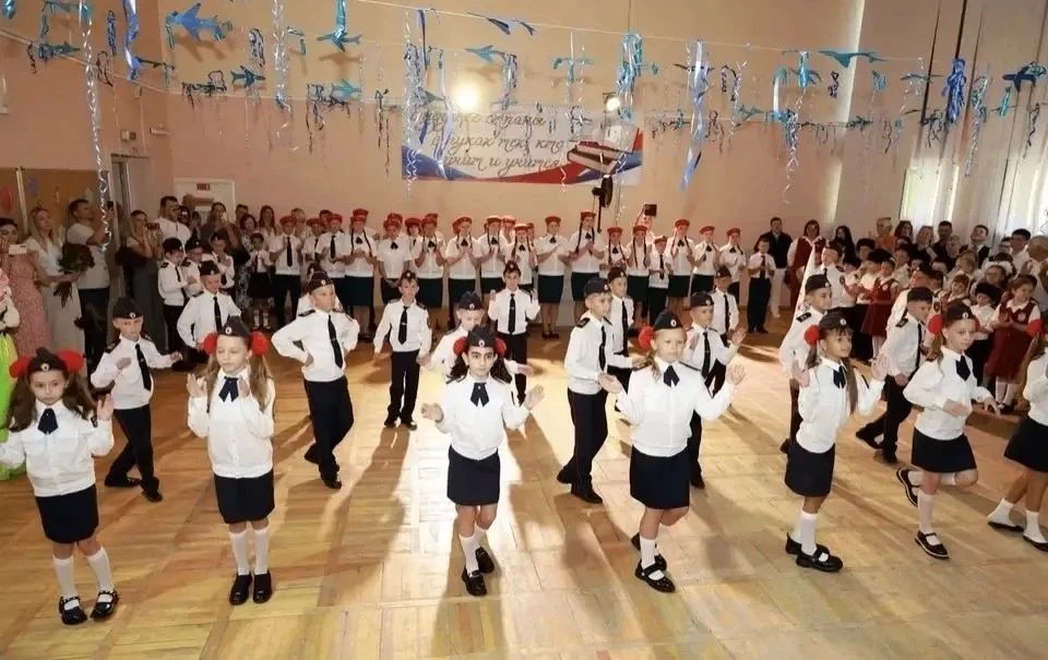 Врио министра промышленности и торговли Республики Крым Ирина Фролова приняла участие в торжественной линейке, посвящённой Дню знаний Врио министра промышленности и торговли Республики Крым Ирина Фролова приняла участие в торжественной линейке, посвящённой Дню знаний