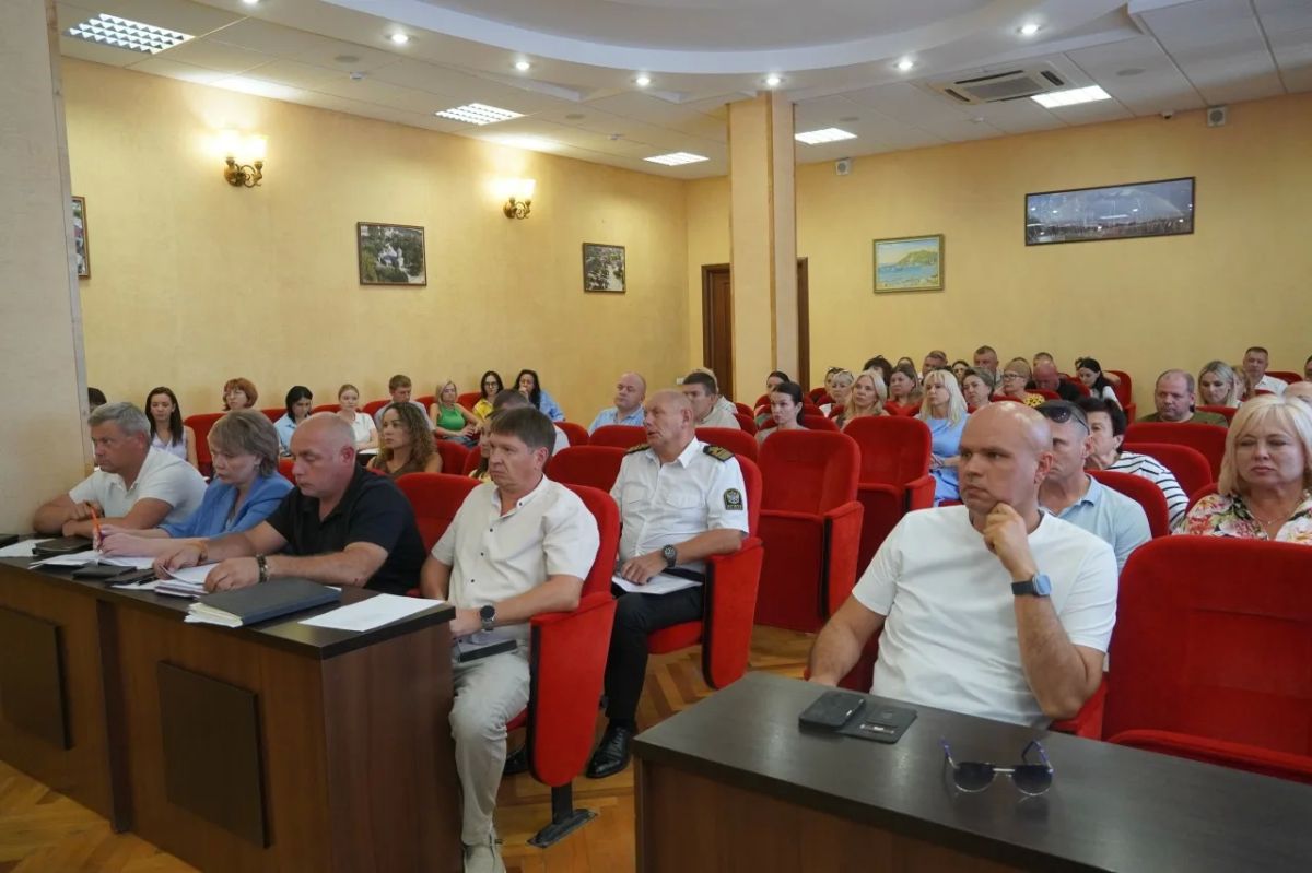 В администрации города состоялось рабочее совещание, посвященное актуальным вопросам жизнеобеспечения Керчи В администрации города состоялось рабочее совещание, посвященное актуальным вопросам жизнеобеспечения Керчи