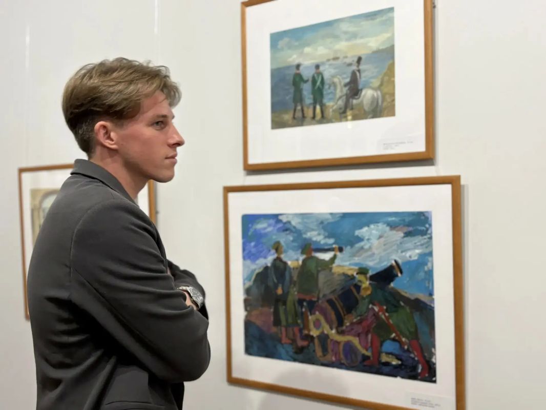В Санкт-Петербурге открылась выставка юных севастопольских художников «Город русских моряков» В Санкт-Петербурге открылась выставка юных севастопольских художников «Город русских моряков»