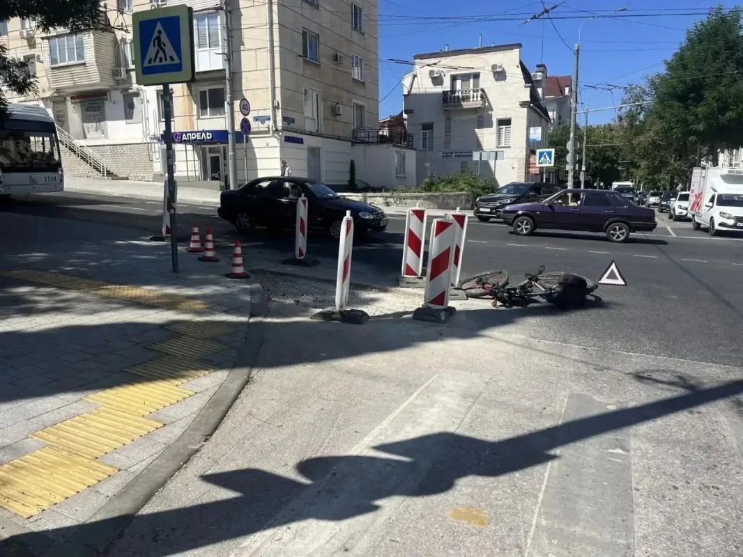 Легковушка сбила велосипедиста на Адмирала Октябрьского в Севастополе