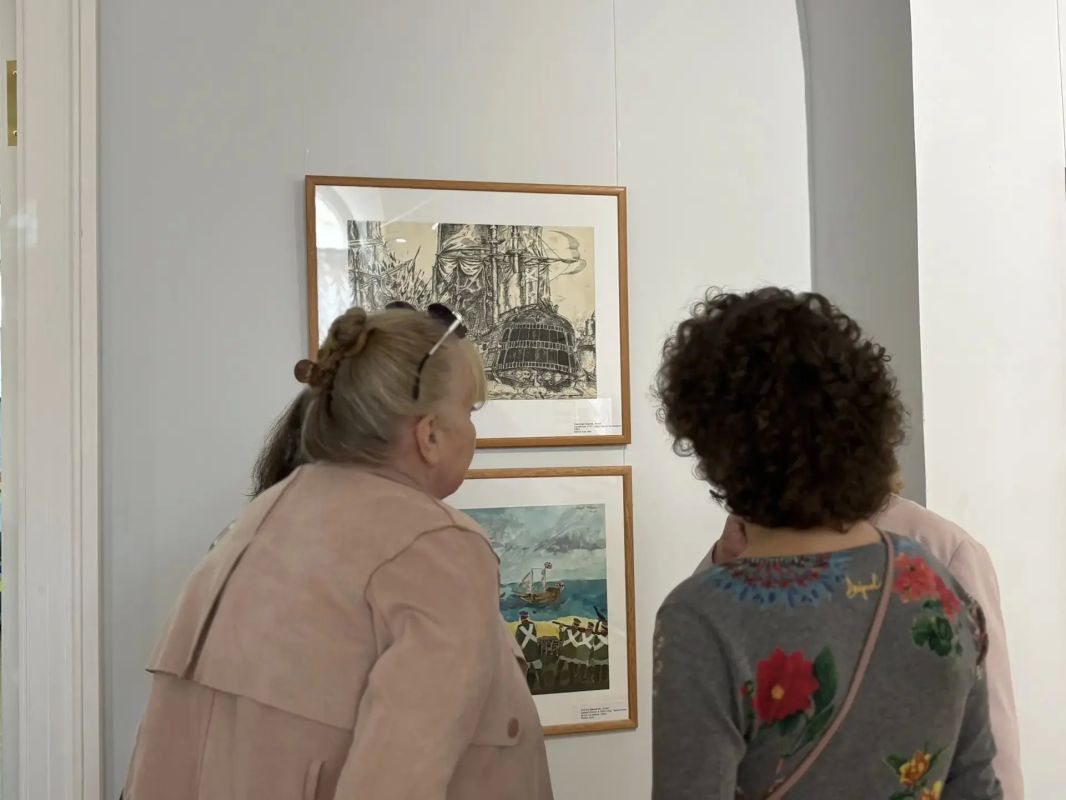 В Санкт-Петербурге открылась выставка юных севастопольских художников «Город русских моряков» В Санкт-Петербурге открылась выставка юных севастопольских художников «Город русских моряков»