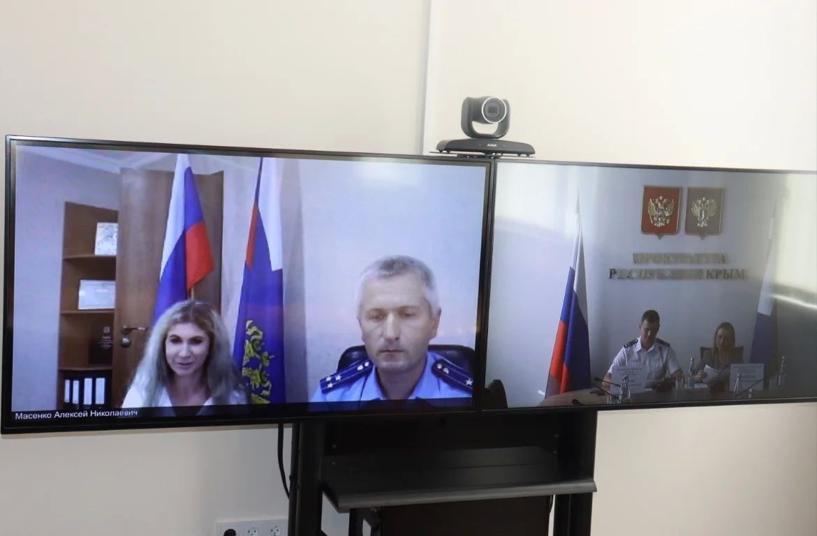 Прямой диалог: во Всероссийский день приема предпринимателей к исполняющему обязанности прокурора Республики Крым Дмитрию Егорову и исполняющему обязанности Уполномоченного по защите прав предпринимателей Республики Крым... Прямой диалог: во Всероссийский день приема предпринимателей к исполняющему обязанности прокурора Республики Крым Дмитрию Егорову и исполняющему обязанности Уполномоченного по защите прав предпринимателей Республики Крым...
