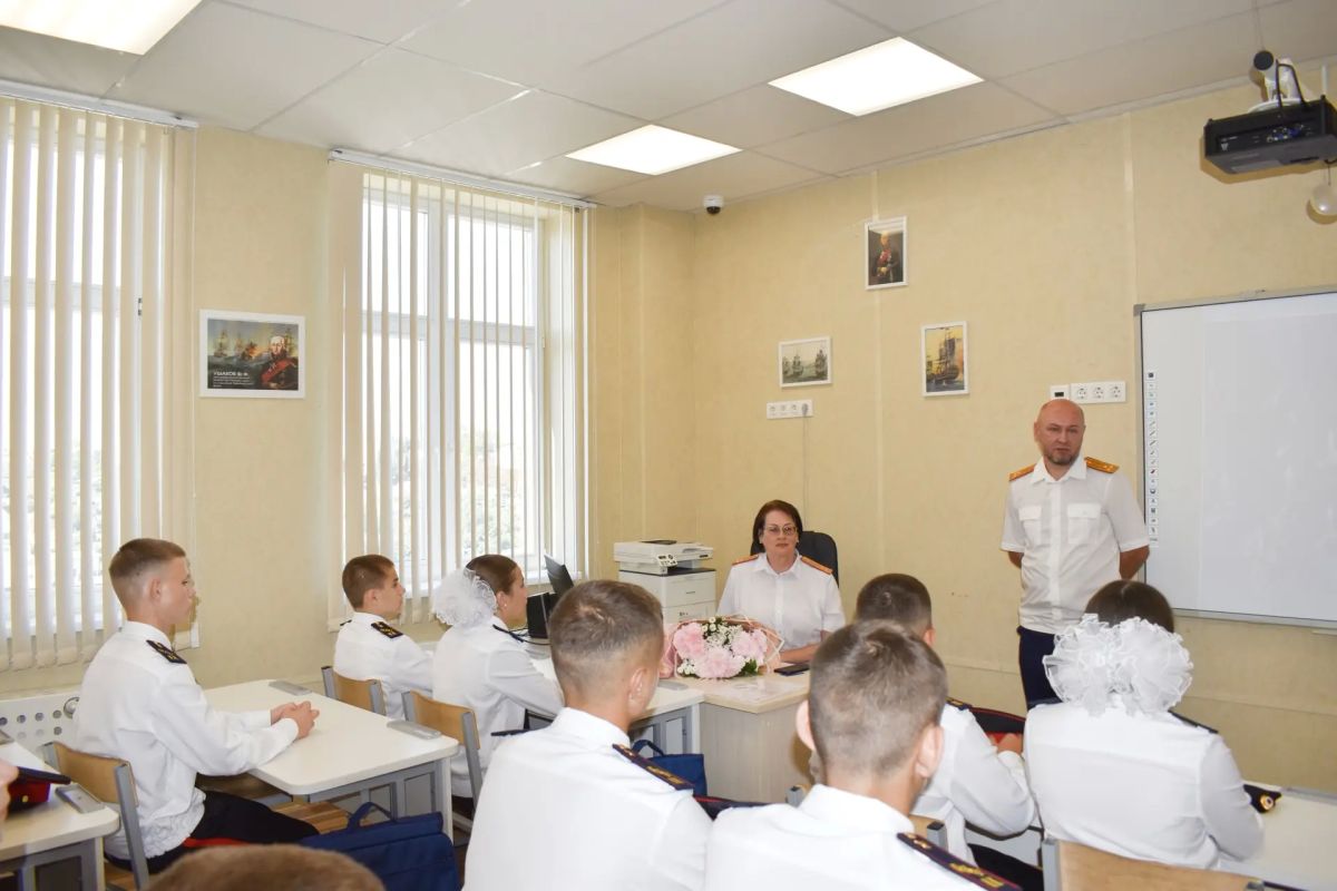Член Президиума Национальной Ассоциации организаций ветеранов следственных органов «Союз ветеранов следствия» Н.В. Некрасова и представитель Крымской региональной общественной организации «Союз ветеранов следственных... Член Президиума Национальной Ассоциации организаций ветеранов следственных органов «Союз ветеранов следствия» Н.В. Некрасова и представитель Крымской региональной общественной организации «Союз ветеранов следственных...