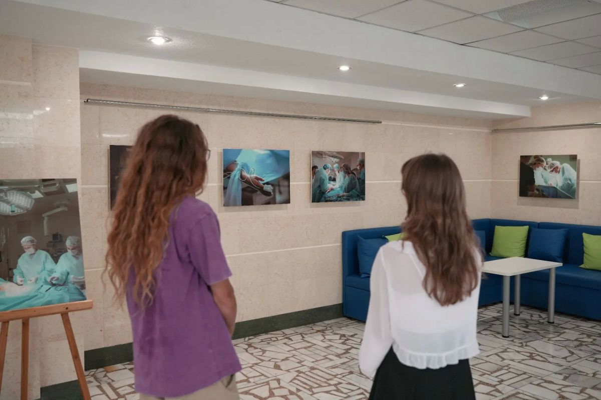 В Симферополе проходит фотовыставка «Искусство исцелять», посвящённая работе медицинских специалистов В Симферополе проходит фотовыставка «Искусство исцелять», посвящённая работе медицинских специалистов