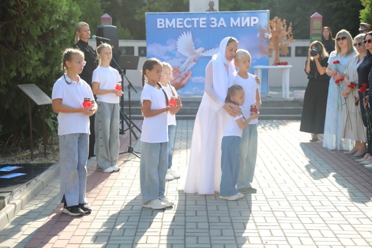На Аллее славы состоялся митинг, посвященный Дню солидарности в борьбе с терроризмом На Аллее славы состоялся митинг, посвященный Дню солидарности в борьбе с терроризмом