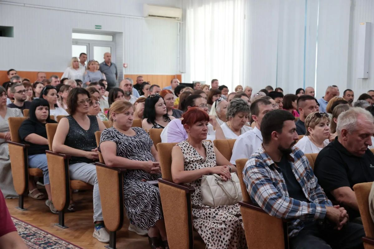 Владимир Константинов: На встрече с активом Первомайского района рассказал о ситуации в Крыму, наших планах и первостепенных задачах: Владимир Константинов: На встрече с активом Первомайского района рассказал о ситуации в Крыму, наших планах и первостепенных задачах: