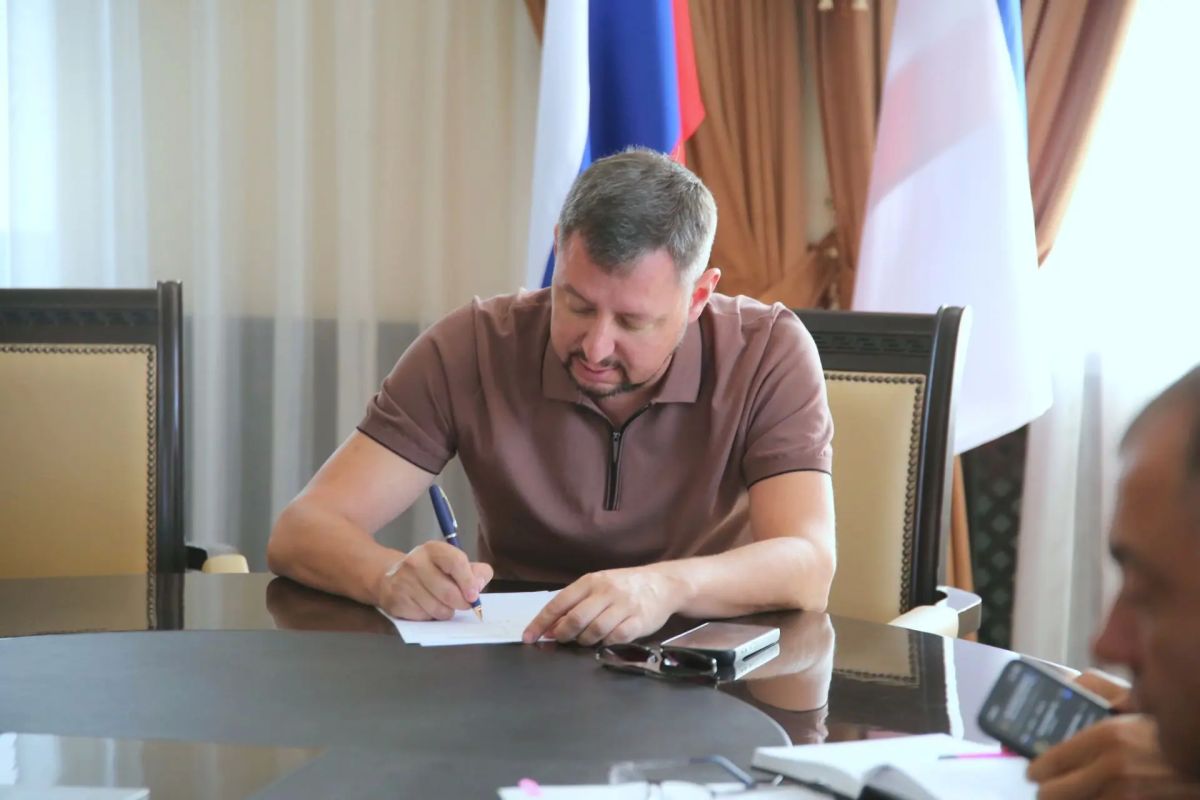 Дмитрий Скобликов: «На прием приходят не только с проблемами, но и с добрыми словами» Дмитрий Скобликов: «На прием приходят не только с проблемами, но и с добрыми словами»