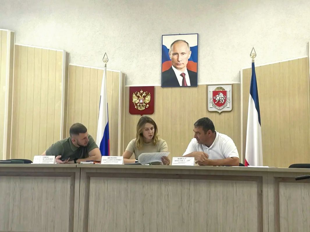 В Бахчисарайском и Симферопольском районах обсудили вопросы организации работы со строительными и крупногабаритными отходами В Бахчисарайском и Симферопольском районах обсудили вопросы организации работы со строительными и крупногабаритными отходами