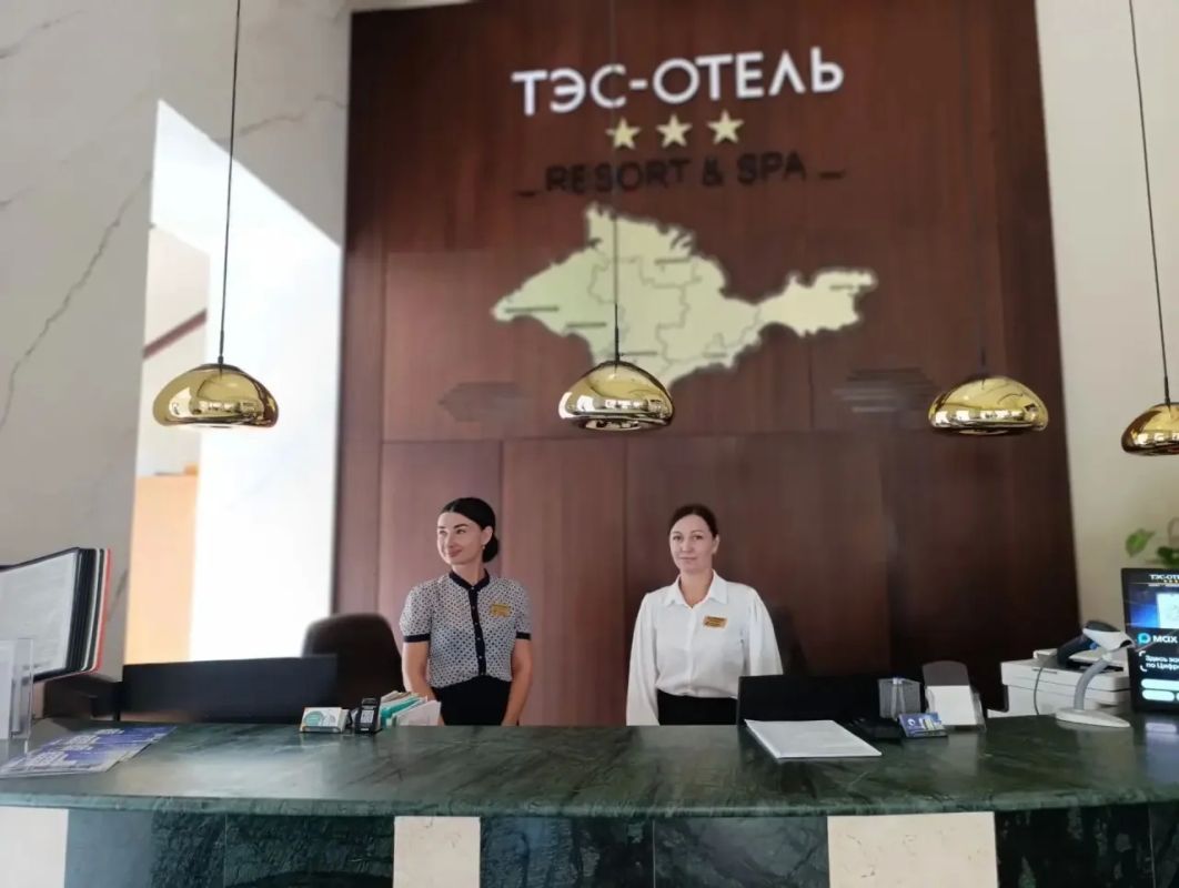 Проводим пресс-тур по теме заселения в отели через Mакс ID. Снимаем в гостях у «ТЭС - отеля» в Евпатории. Красивые сюжеты на «Крым 24» и «Вести Крым» будут в эфире уже к обеду, а пока погружаемся в рабочие процессы и... Проводим пресс-тур по теме заселения в отели через Mакс ID. Снимаем в гостях у «ТЭС - отеля» в Евпатории. Красивые сюжеты на «Крым 24» и «Вести Крым» будут в эфире уже к обеду, а пока погружаемся в рабочие процессы и...