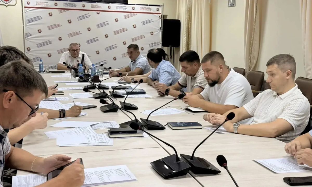 Эдуард Щёголев провел оперативный штаб по строительству объектов госпрограммы Эдуард Щёголев провел оперативный штаб по строительству объектов госпрограммы