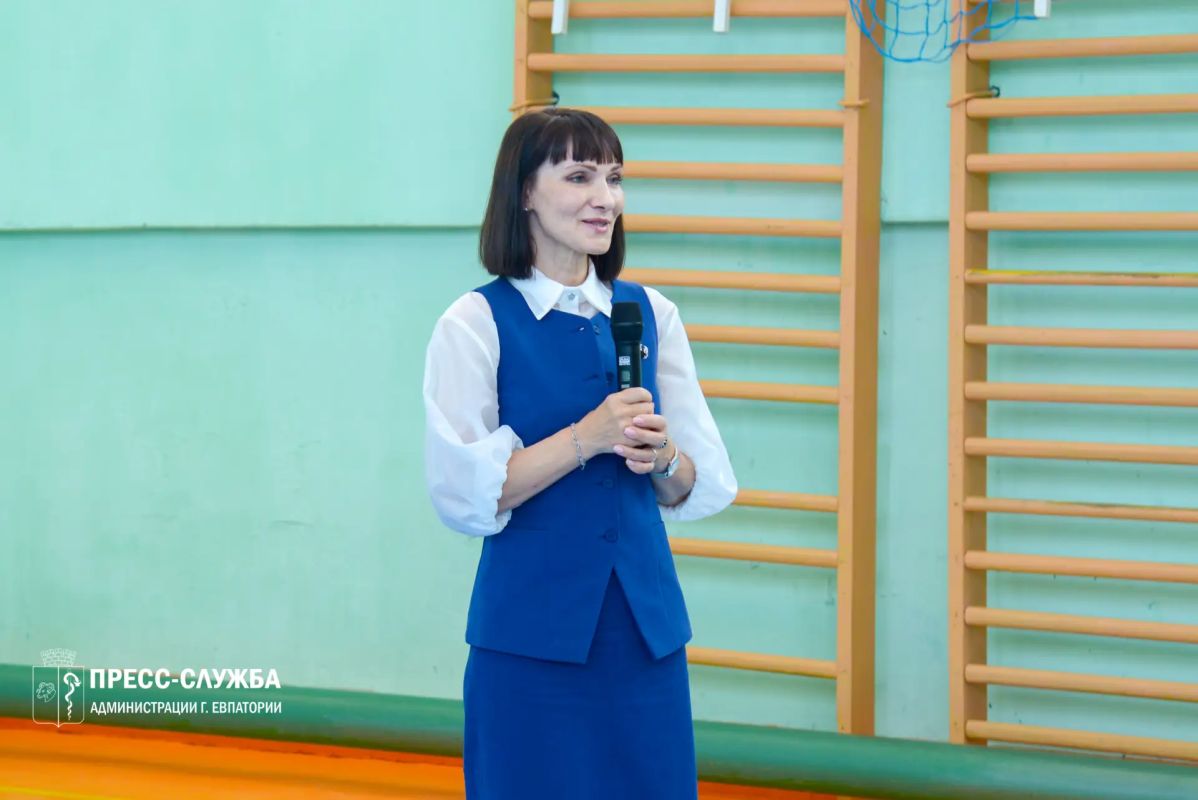 В поселке Новоозерное состоялось мероприятие, посвященное присвоению местной школе имени Героя Российской Федерации Константина Юрьевича Сомова В поселке Новоозерное состоялось мероприятие, посвященное присвоению местной школе имени Героя Российской Федерации Константина Юрьевича Сомова