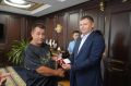 Жителю Курска вручили благодарность за спасение утопающих в Крыму