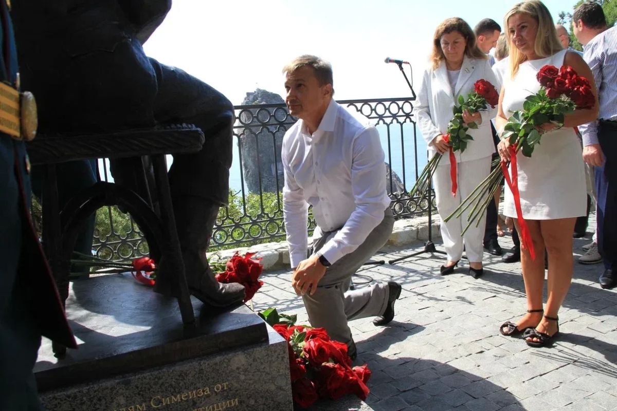 Константин Шимановский: В Симеизском парке состоялось открытие памятника Ивану Акимовичу Мальцову, выдающемуся русскому промышленнику, заложившему основы знаменитой промышленной империи Мальцовых и навсегда вписавшему своё... Константин Шимановский: В Симеизском парке состоялось открытие памятника Ивану Акимовичу Мальцову, выдающемуся русскому промышленнику, заложившему основы знаменитой промышленной империи Мальцовых и навсегда вписавшему своё...