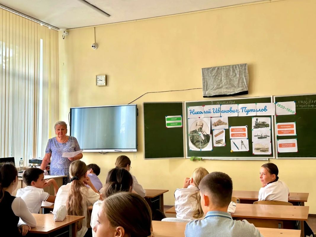 Валентина Лаврик: В новом 2026/27 учебном году курс внеурочной деятельности «Разговоры о важном» выходит на новый, еще более глубокий уровень Валентина Лаврик: В новом 2026/27 учебном году курс внеурочной деятельности «Разговоры о важном» выходит на новый, еще более глубокий уровень