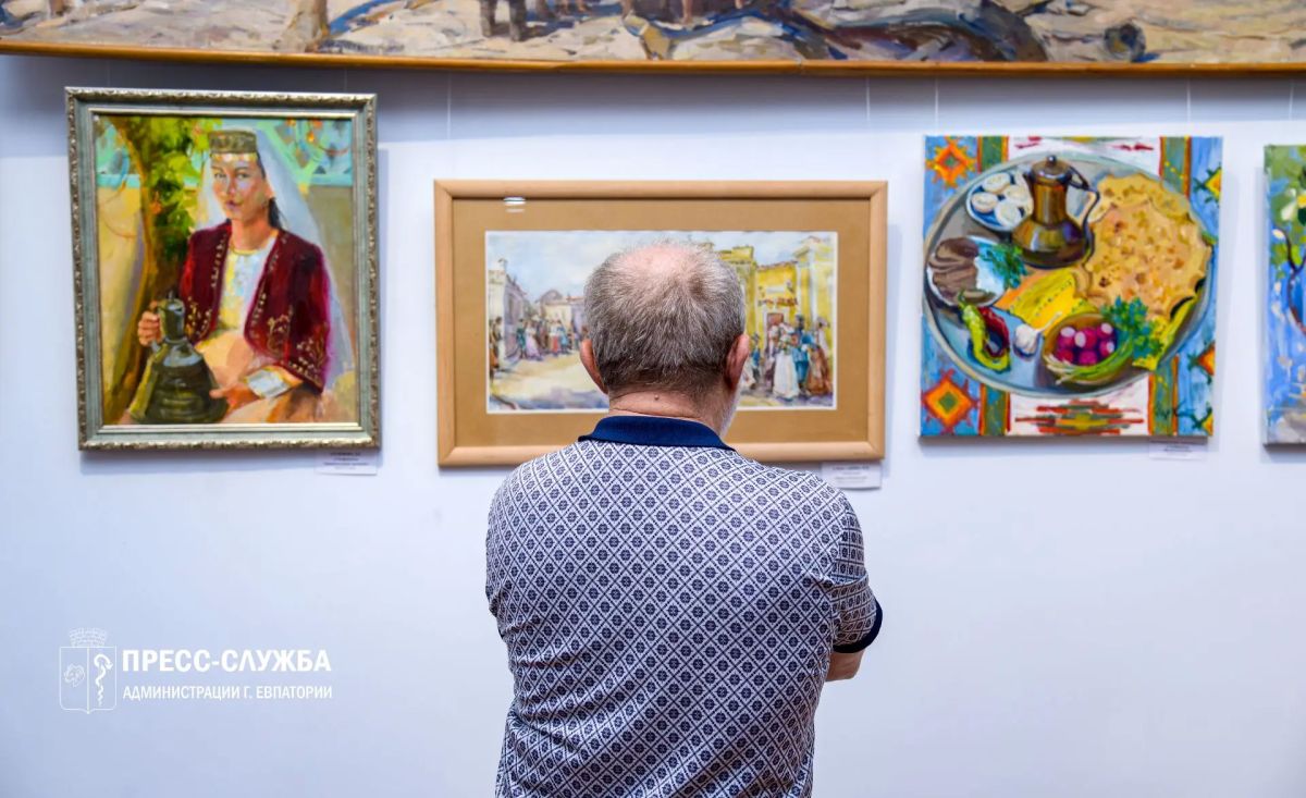 В Евпатории открылись выставки, посвященные караимскому наследию В Евпатории открылись выставки, посвященные караимскому наследию