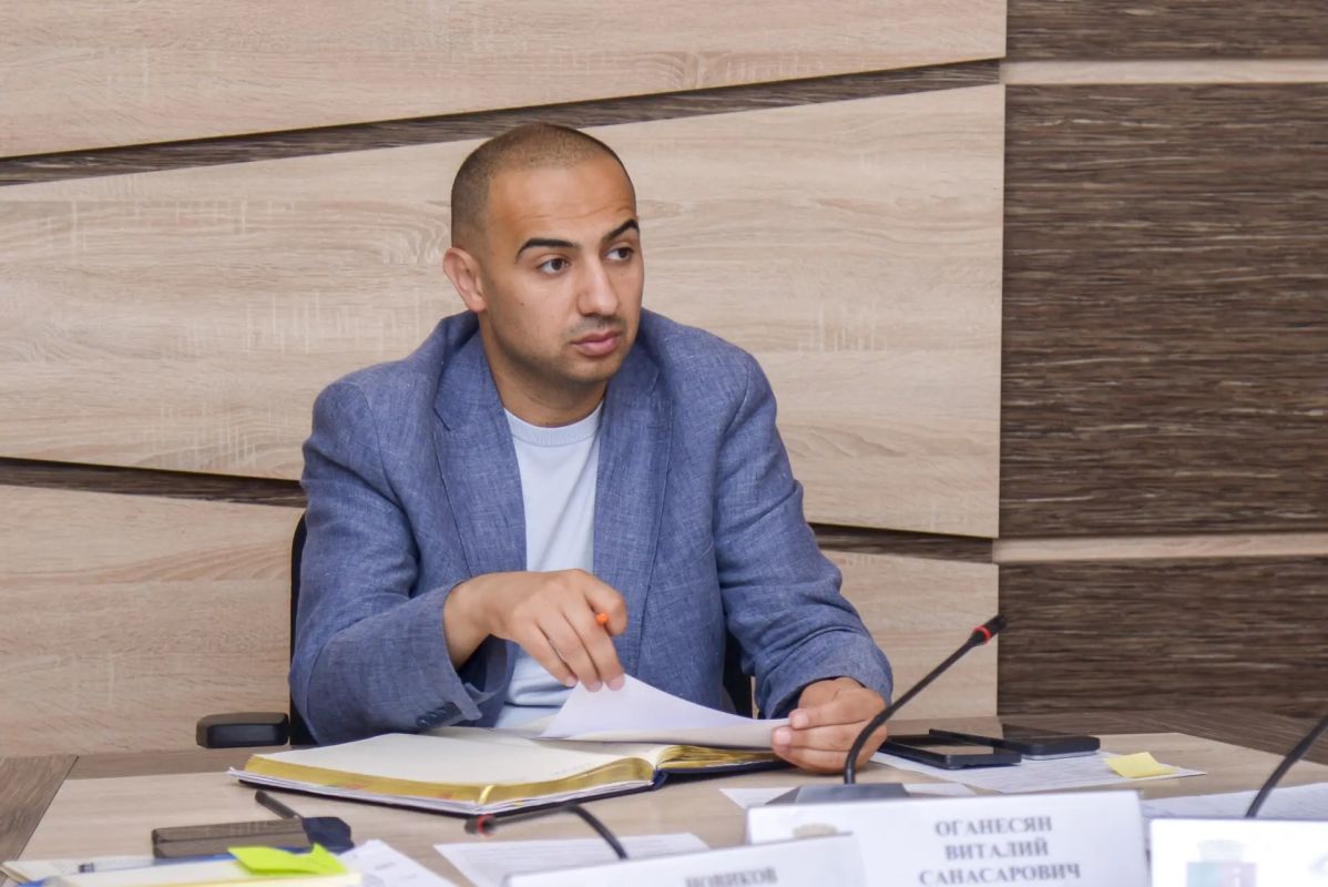 Виталий Оганесян: На аппаратном совещании обсудили актуальные вопросы, отчитались о выполнении ранее поставленных задач и определили новые Виталий Оганесян: На аппаратном совещании обсудили актуальные вопросы, отчитались о выполнении ранее поставленных задач и определили новые