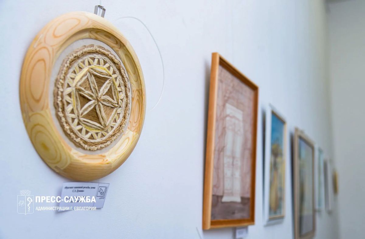 В Евпатории открылись выставки, посвященные караимскому наследию В Евпатории открылись выставки, посвященные караимскому наследию