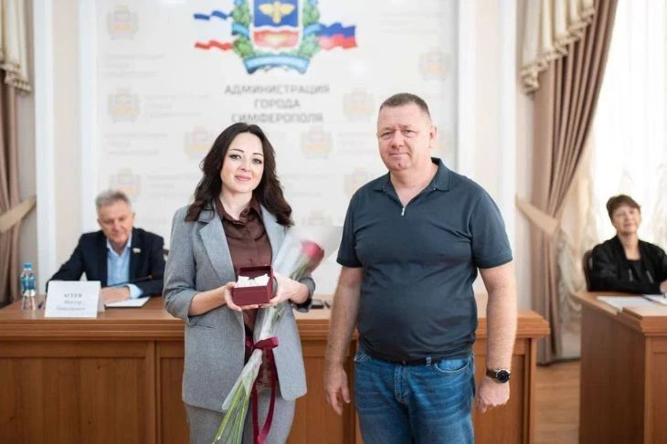 Воспитатель детского сада №54 «Оленёнок» Симферополя Ольга Сотникова стала абсолютным победителем регионального этапа Всероссийского профессионального конкурса «Воспитатель года — 2026»
