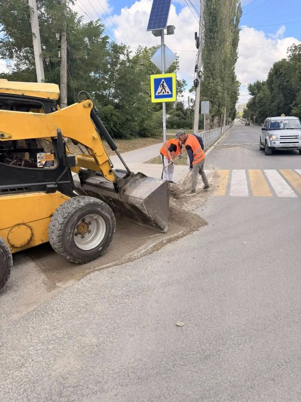 В Симферополе продолжается устранение последствий ливня, прошедшего 6 сентября В Симферополе продолжается устранение последствий ливня, прошедшего 6 сентября