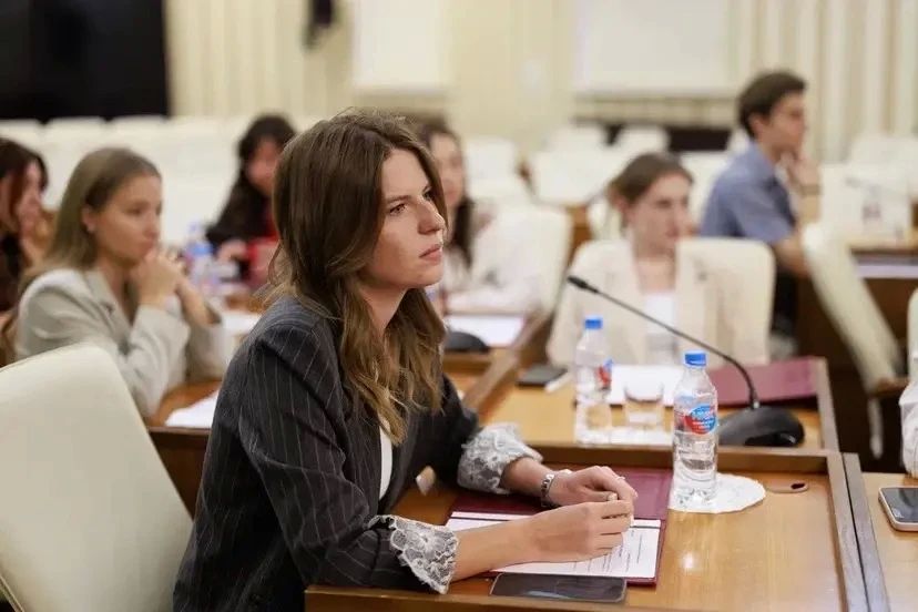 Молодёжное Правительство Республики Крым продолжает активную работу Молодёжное Правительство Республики Крым продолжает активную работу