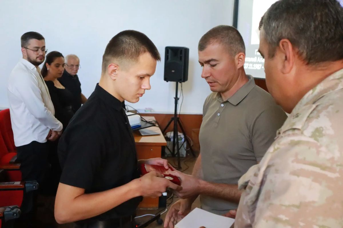 Государственные награды сегодня вручены родным наших земляков, погибших в зоне проведения специальной военной операции Государственные награды сегодня вручены родным наших земляков, погибших в зоне проведения специальной военной операции