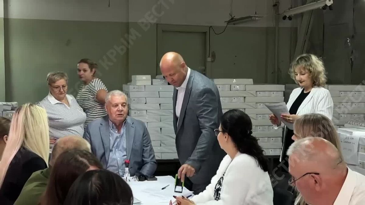 В Симферополе передали бюллетени для предстоящего голосования