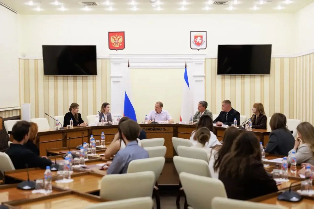 Молодёжное Правительство Республики Крым продолжает активную работу Молодёжное Правительство Республики Крым продолжает активную работу